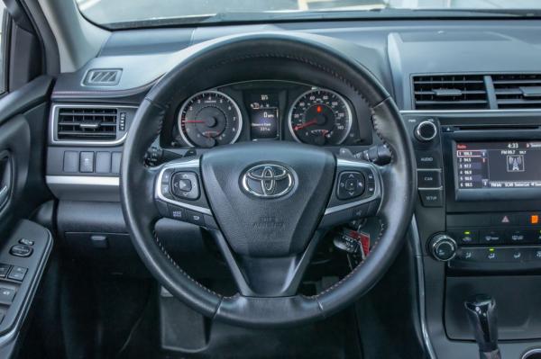 Used 2016 Toyota CAMRY SE SE