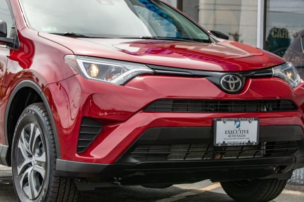 Used 2018 Toyota RAV4 LE LE