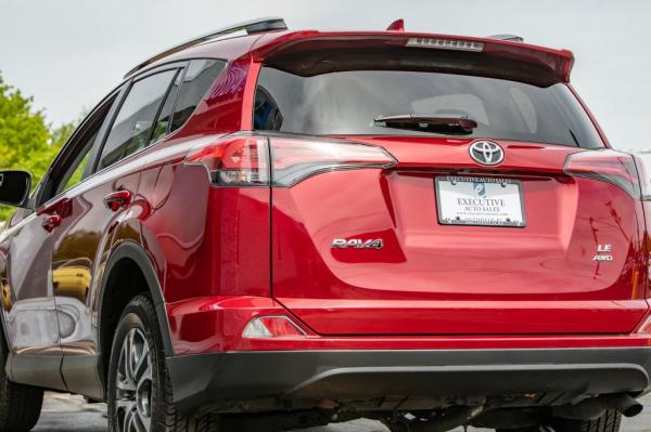 Used 2018 Toyota RAV4 LE LE