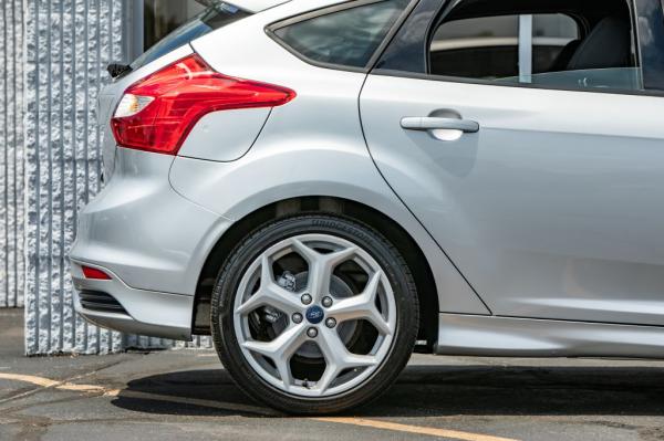 Used 2014 FORD FOCUS ST ST