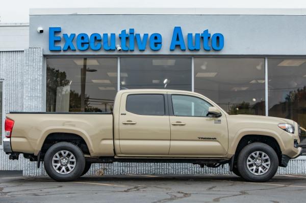 Used 2017 Toyota TACOMA SR5 DOUBLE CAB SR5