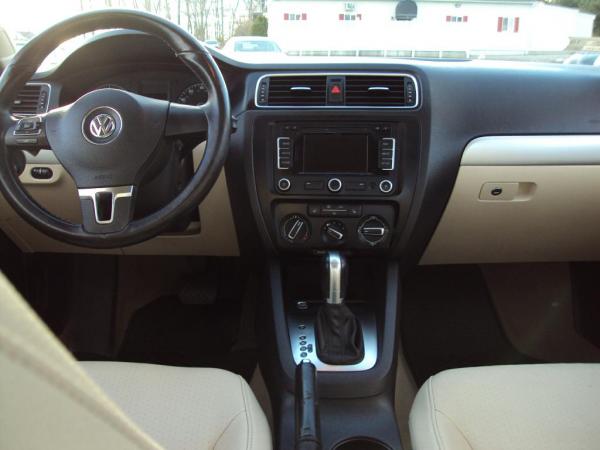 Used 2011 VOLKSWAGEN JETTA SEL SEL