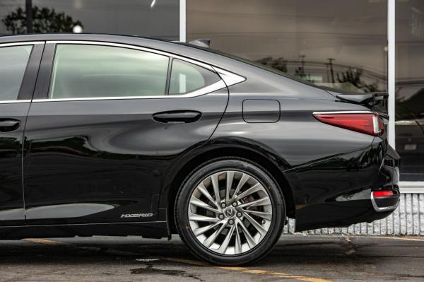 Used 2019 LEXUS ES 300H 300H