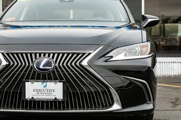 Used 2019 LEXUS ES 300H 300H