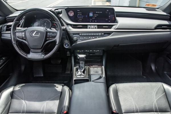 Used 2019 LEXUS ES 300H 300H