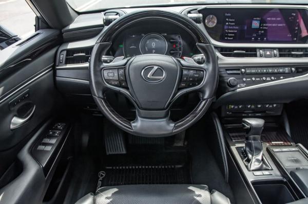 Used 2019 LEXUS ES 300H 300H