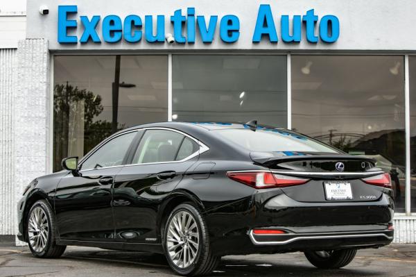 Used 2019 LEXUS ES 300H 300H