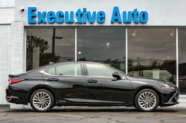 Used 2019 LEXUS ES 300H 300H