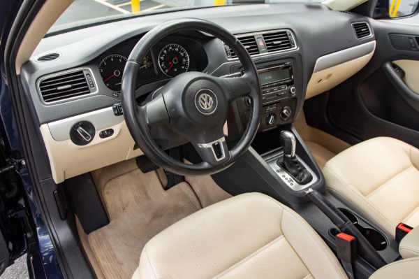 Used 2013 VOLKSWAGEN JETTA SE SE