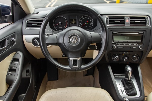 Used 2013 VOLKSWAGEN JETTA SE SE