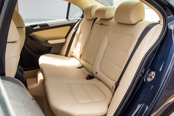Used 2013 VOLKSWAGEN JETTA SE SE