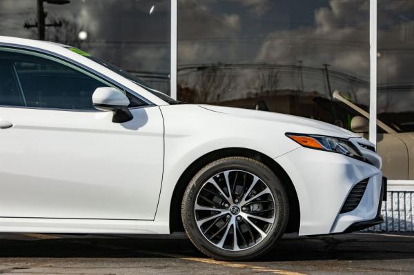 Used 2020 Toyota CAMRY SE SE