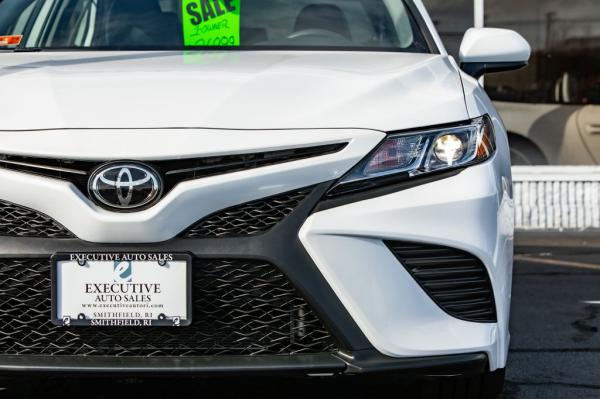 Used 2020 Toyota CAMRY SE SE