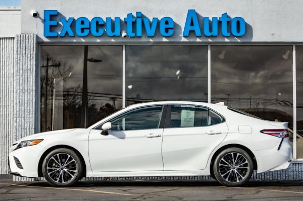 Used 2020 Toyota CAMRY SE SE