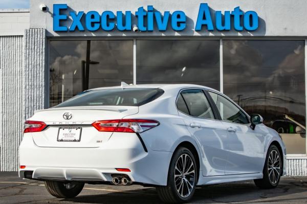 Used 2020 Toyota CAMRY SE SE