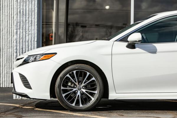 Used 2020 Toyota CAMRY SE SE