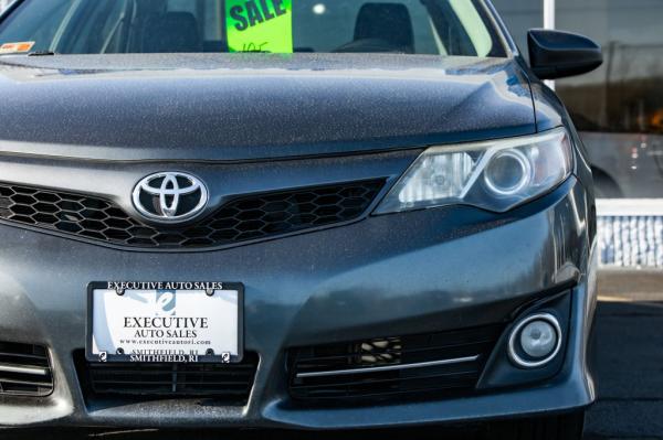Used 2014 Toyota CAMRY SE SE