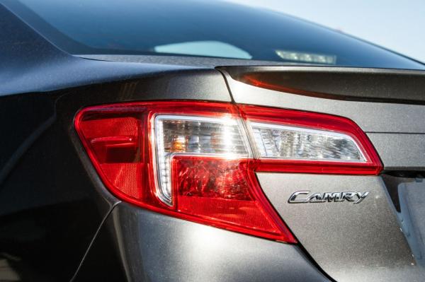 Used 2014 Toyota CAMRY SE SE