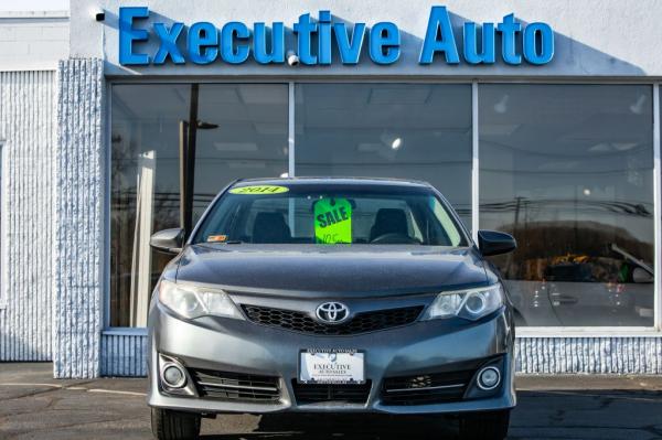 Used 2014 Toyota CAMRY SE SE