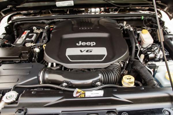 Used 2016 JEEP WRANGLER UNLIMI SPORT