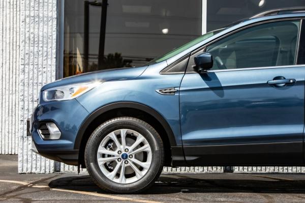 Used 2018 FORD ESCAPE SE SE