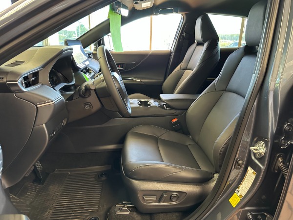 Used 2023 Toyota VENZA XLE XLE