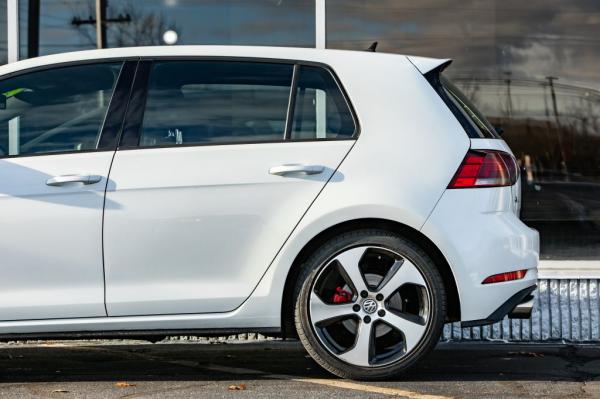 Used 2018 VOLKSWAGEN GTI SSE