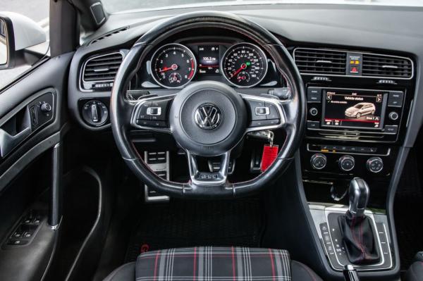 Used 2018 VOLKSWAGEN GTI SSE