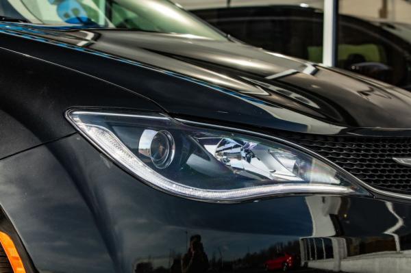 Used 2017 CHRYSLER PACIFICA LTD LIMITED