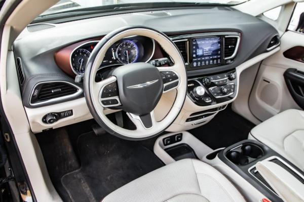 Used 2017 CHRYSLER PACIFICA LTD LIMITED