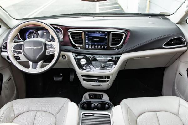 Used 2017 CHRYSLER PACIFICA LTD LIMITED