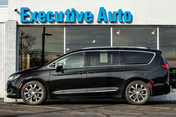 Used 2017 CHRYSLER PACIFICA LTD LIMITED