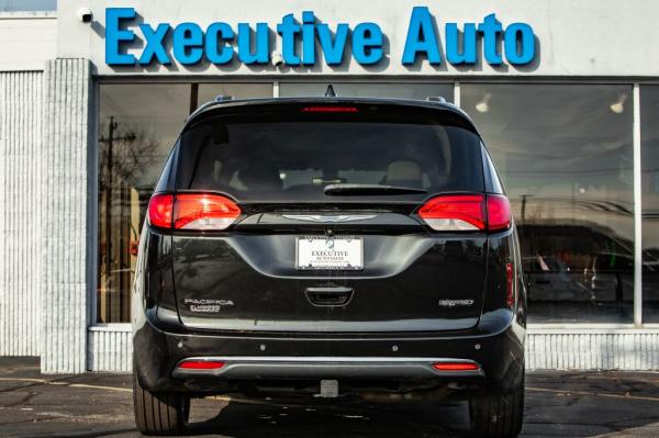 Used 2017 CHRYSLER PACIFICA LTD LIMITED