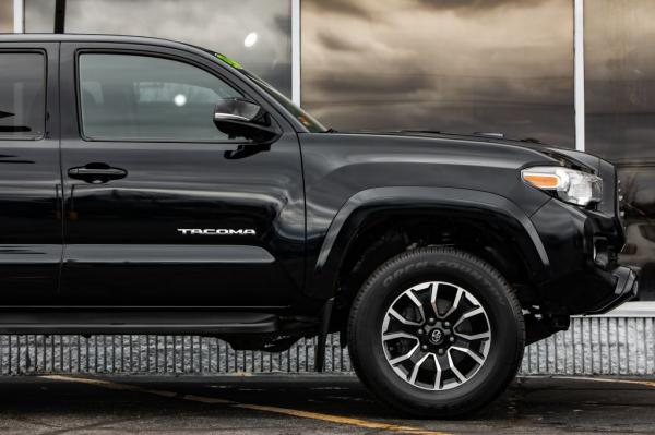 Used 2020 Toyota TACOMA DOUBLE CAB