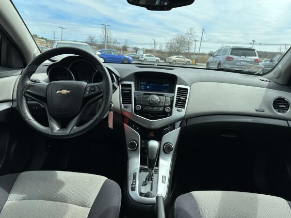 Used 2013 CHEVROLET CRUZE LS