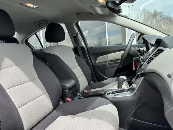 Used 2013 CHEVROLET CRUZE LS