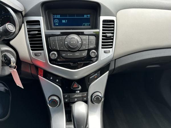 Used 2013 CHEVROLET CRUZE LS