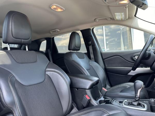 Used 2018 JEEP CHEROKEE LATITUDE PLUS