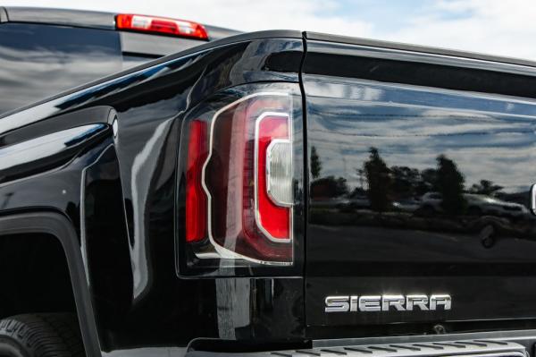 Used 2017 GMC SIERRA 1500 DENALI