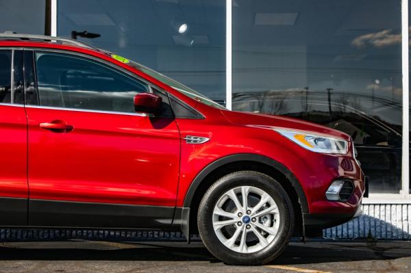 Used 2017 FORD ESCAPE SE