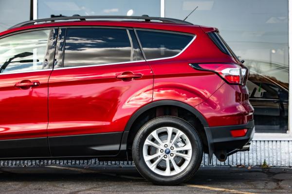 Used 2017 FORD ESCAPE SE