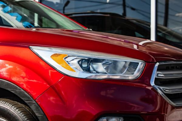 Used 2017 FORD ESCAPE SE