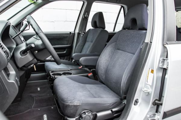 Used 2005 HONDA CR V LX