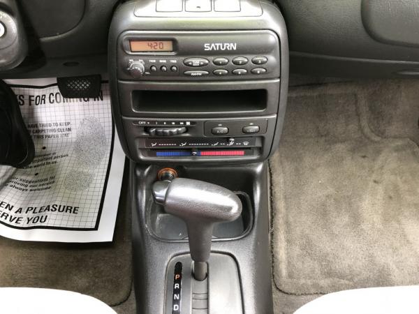 Used 1999 SATURN SL2 sedan