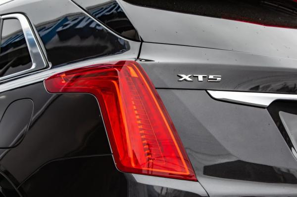 Used 2017 CADILLAC XT5 LUXURY