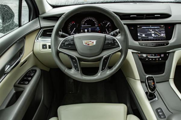 Used 2017 CADILLAC XT5 LUXURY