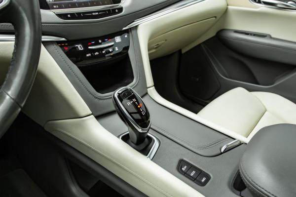Used 2017 CADILLAC XT5 LUXURY