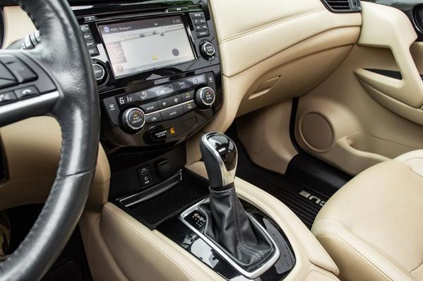 Used 2017 NISSAN ROGUE SV