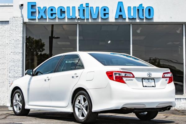 Used 2012 Toyota CAMRY SE SE
