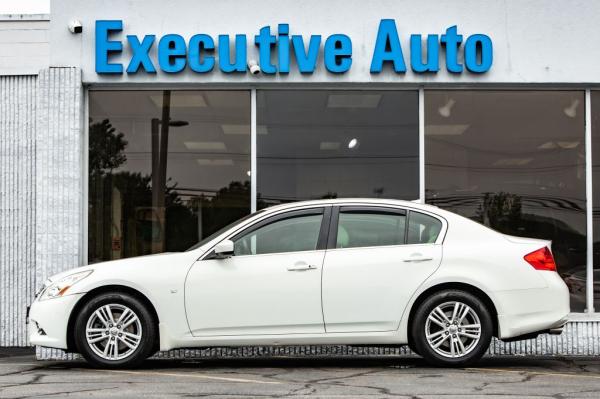 Used 2015 INFINITI Q40 sedan